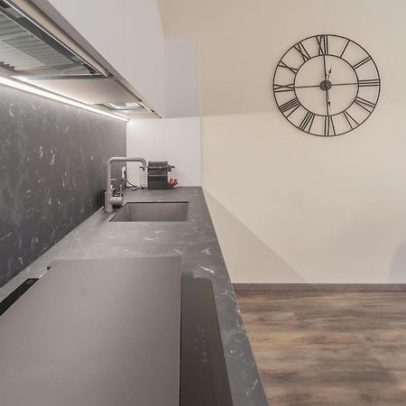 Modern & Stylish Apartment In Como City By Rent All Como Exterior photo