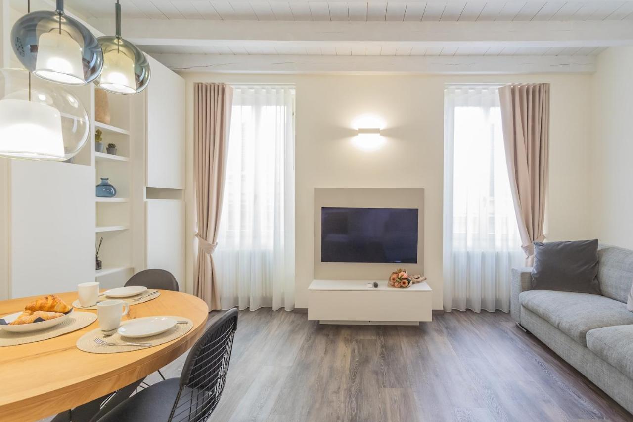 Modern & Stylish Apartment In Como City By Rent All Como Exterior photo